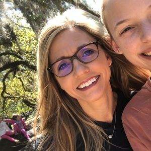 Meet your Posher, Joy